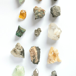 ROCKS AND MINERALS : The Treasures Inside Our Earth