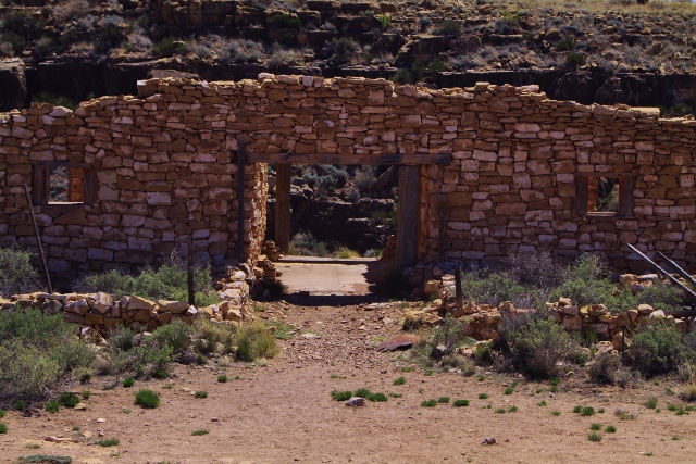 Murder &amp; Tourists At Canyon Diablo