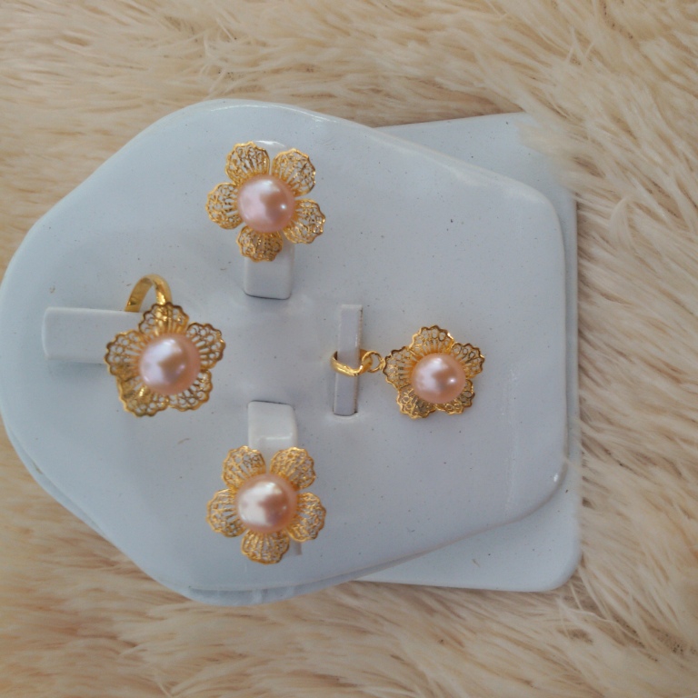 model gelang emas mutiara terbaru
