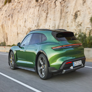 The 2021 Porsche Taycan Cross Turismo – What You Need To Know!