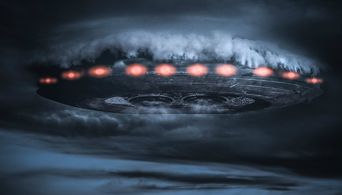 Moon Aliens and Millennium Falcon UFO - Alien Invasion #195