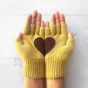 The Yellow Glove, Episode 1