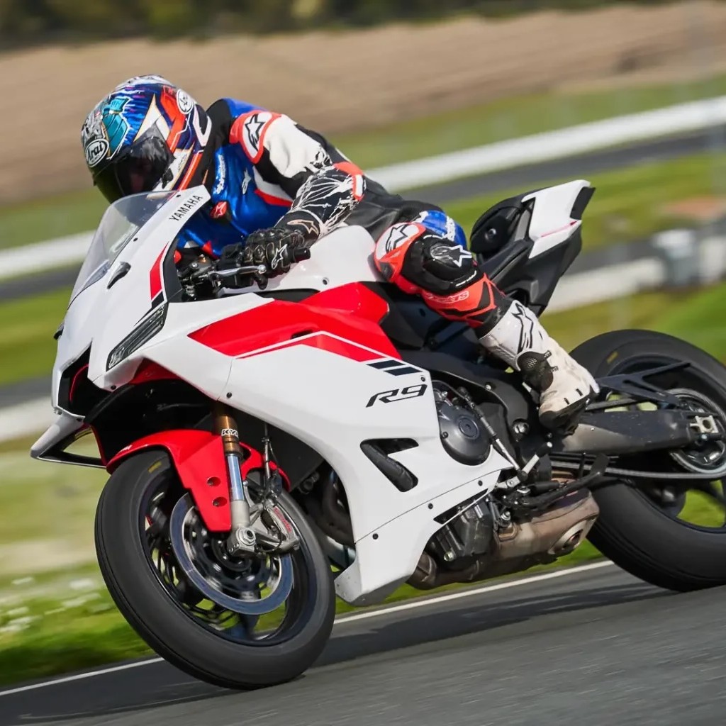 Yamaha R9 + Insta360 + Candy Hunter, owner of WOW Motorcycles