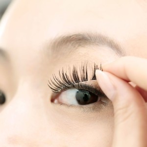 Take Better Care Of Your Lashes With Lash Extension Glue