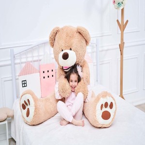 Cheer Up Your Daughter With A Giant Teddy Bear