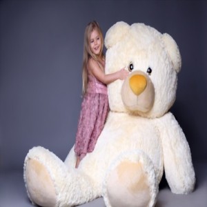 Super Soft and Plush: Giant Teddy Bear is the Smartest Way to Impress Your Kids