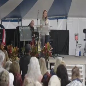 Julie Green’s Prophetic Word Received LIVE on 1.17.23! The Gathering - Tue Night