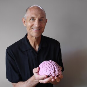 Cyclist, triathlete and award winning neuroscientist Dr Scott Frey on the intersection of neuroscience and amateur endurance sport, minimising stress and increasing human performance.