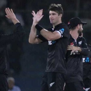 Podcast no. 205 - Henry Shipley stars for New Zealand in Karachi and gives Kiwis a solitary victory over Pakistan in the last ODI at Karachi.