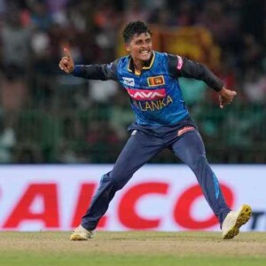 Jeffery Vandersay has the last say as Sri Lanka win the 2nd ODI afters batting line-up collapses in monumental fashion.