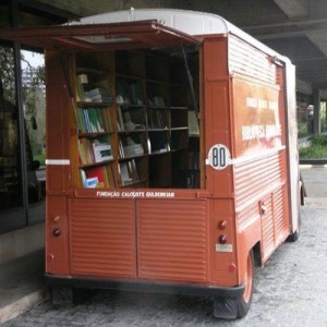 Homenagem às Bibliotecas Escolares, e a todas as outras.