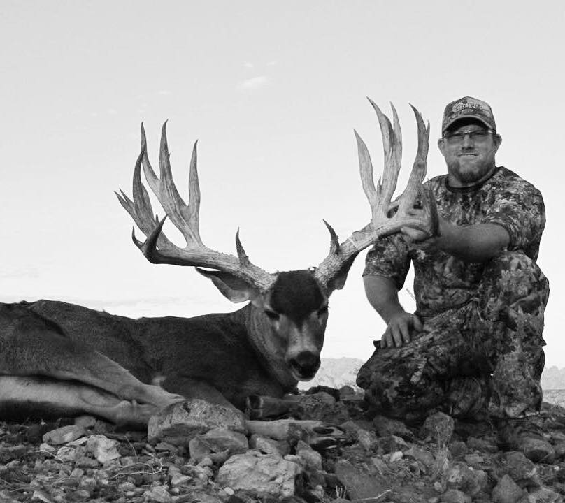 8.28 Gray Light, Chad Roberts and Travis Nowotny talk Mule Deer with John Stallone 