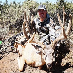 Travis Nowotny and Patrick Clark Mule Deer hunting 11.15