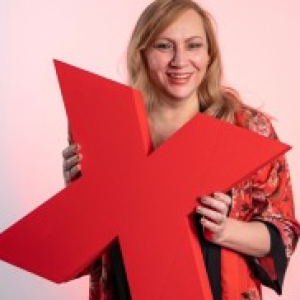 Ann English | Digital Communicator