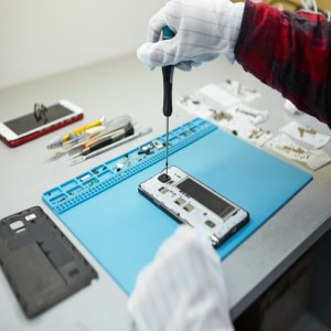 Signs That The Logic Board Of Your Phone Needs Micro Soldering