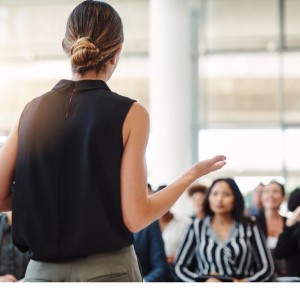 How to Master the Art of Pitching & Public Speaking