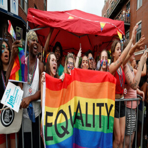 Are Gay People being evicted from Restaurants?