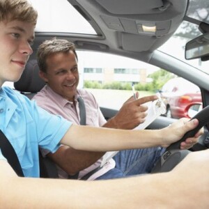 How Driving Schools Teach Trainees to Make A Three-Point Turn Safely?