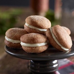 A Christmas Classic: Snickerdoodle Cookies