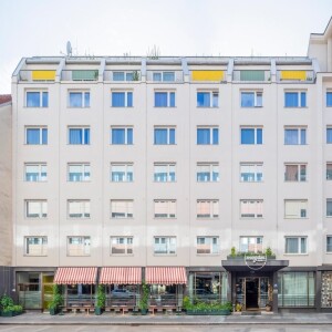 Support Refugees When You Travel: magdas HOTEL