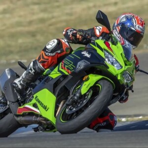 Kawasaki Ninja ZX-4RR + BMW Jacket + Wes Robinson w Neale Bayly