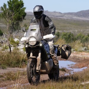 Husqvarna Norden 901 Expedition + Joe Begelfa