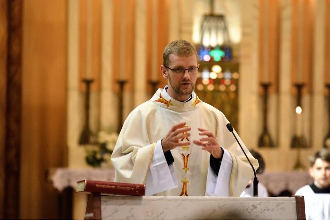 Hodász András atya a jegyességről
