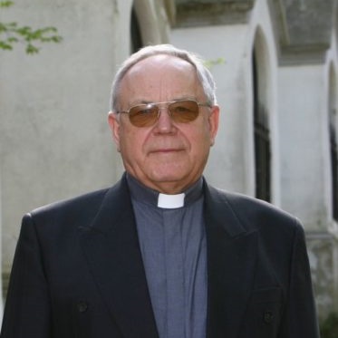 Horváth József atya bemutatja szombathelyi Kálvária templom Kékkereszt közösségét
