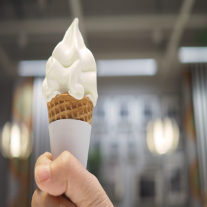 The Benefits of Renting a Soft Serve Machine for Weddings and Celebrations