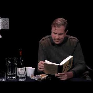 Michel Houellebecq over de (Franse) boeren tot de bedelstaf verheven; column Sven Hulleman