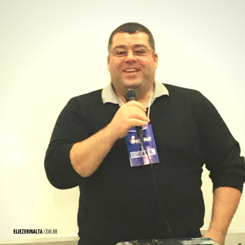 O que funciona mais? email ou rede social?