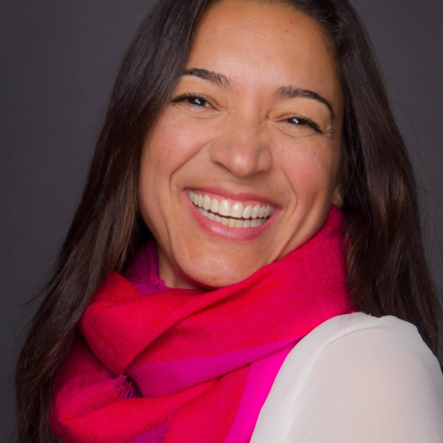 S2E52 Empowering Women To Heal With Reiki - with Dr. Flor Marques thumbnail