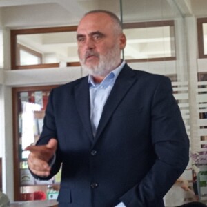 Cartea Palme, de Radu Găină (TVR), a fost lansată la Iași