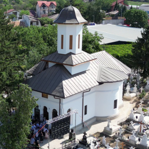 Biserica „Sfânta Treime” din parohia Gherman a fost resfințită