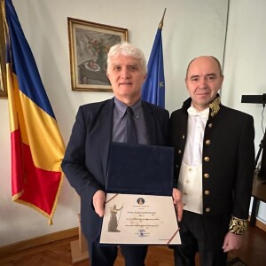 Premiul „Eudoxiu Hurmuzaki” alAcademiei Române