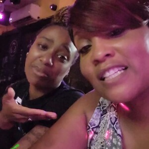 Preezy and Giggles chillaxin and Unwinding on a rainy Monday night [8/22/2022]. 🌙
