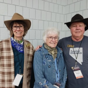 The Art Box - Episode 65 - 38th National Cowboy Poetry Gathering - Poet, Quilter, & Entertainer - Meet Yvonne Hollenbeck