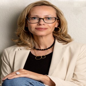 The Art Box - Episode 307 - Women in Focus - Meet Tiffany Weems
