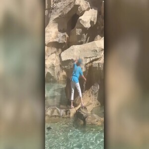 Tourist Behaves Badly Filling Up Water Bottle At The Trevi Fountain In Rome!! #331