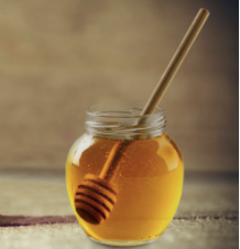 Louisa Marcombes - Does the use of topical honey result in a faster rate of second intention wound healing in dogs?
