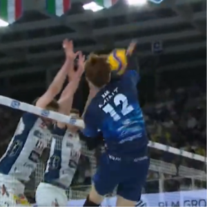 15/04/24 - Andrea Lucchetta - Ex pallavolista e commentatore, su Monza in finale scudetto