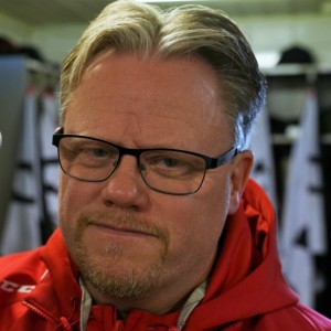 Tränarprofilen Anders “Masken” Olsson, Frölunda-sonen som via Bäcken och HV71s juniorer tagit sig ut i Hockeyeuropa