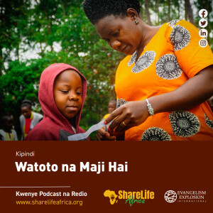 Watoto na Maji Hai