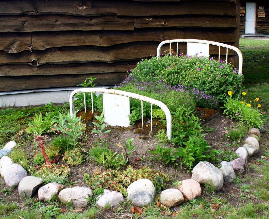 Better Gardens with Raised Beds and Containters