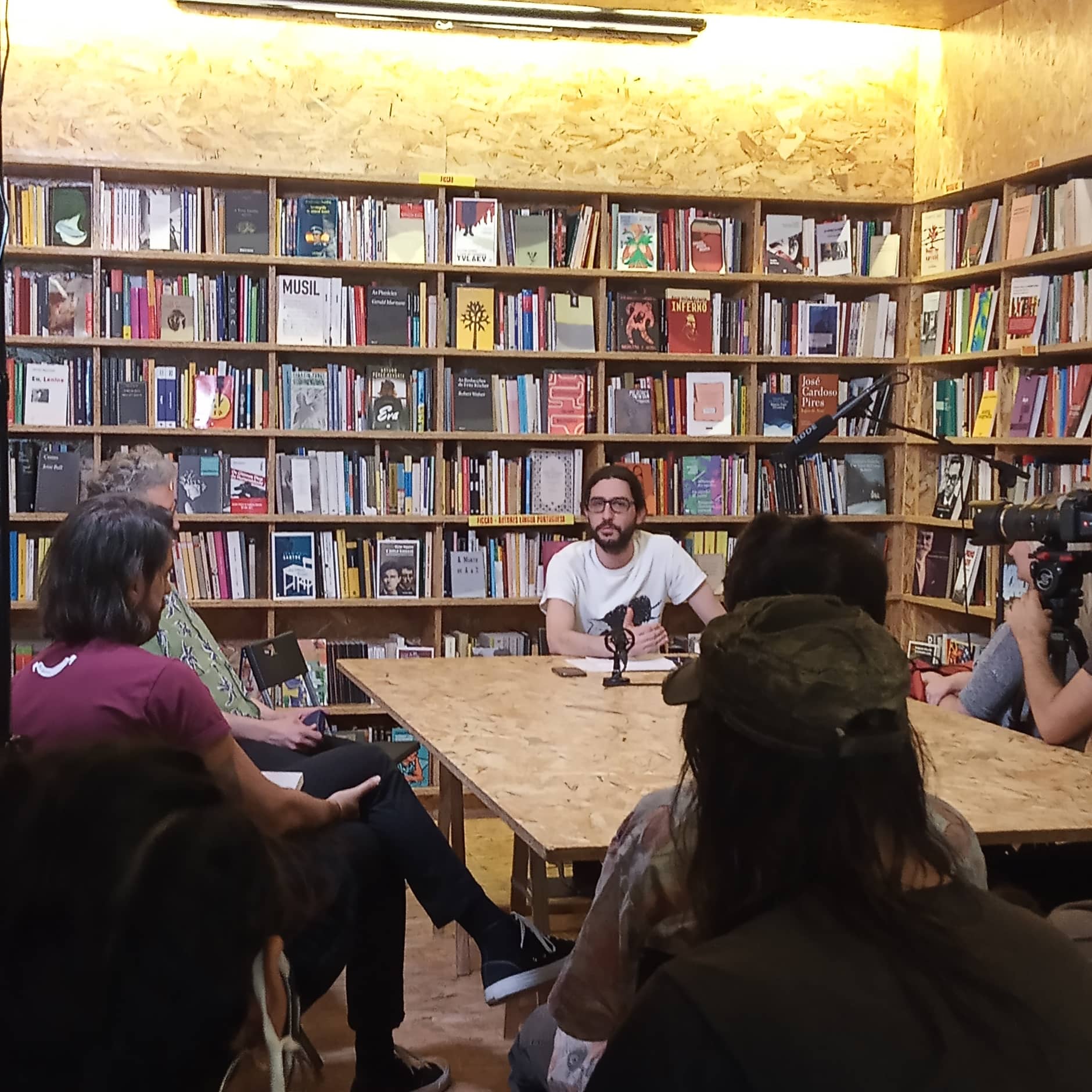Livraria Tigre de Papel