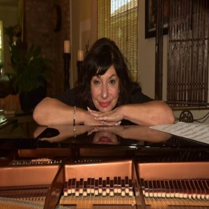 Itali-Echo interviews Italian American singer/songwriter Louise Cappi