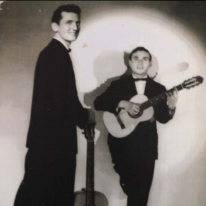 Manolo bravo y Pedro Llorca guitarra voz y Requinto