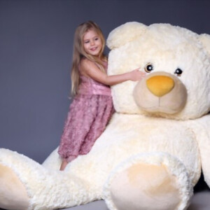 Super Soft and Plush: Giant Teddy Bear is the Smartest Way to Impress Your Kids