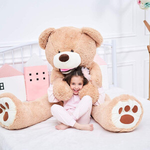 Cheer Up Your Daughter With A Giant Teddy Bear