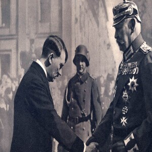#86 Hitlers väg till makten - med Erik Åsard